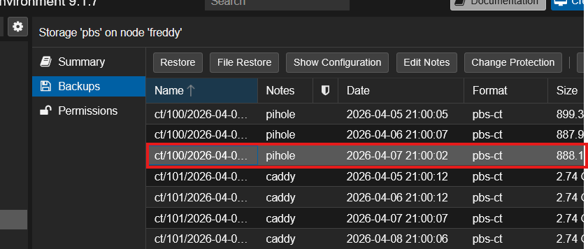 PVE pbs storage Backups with latest ct/100 snapshot highlighted in red